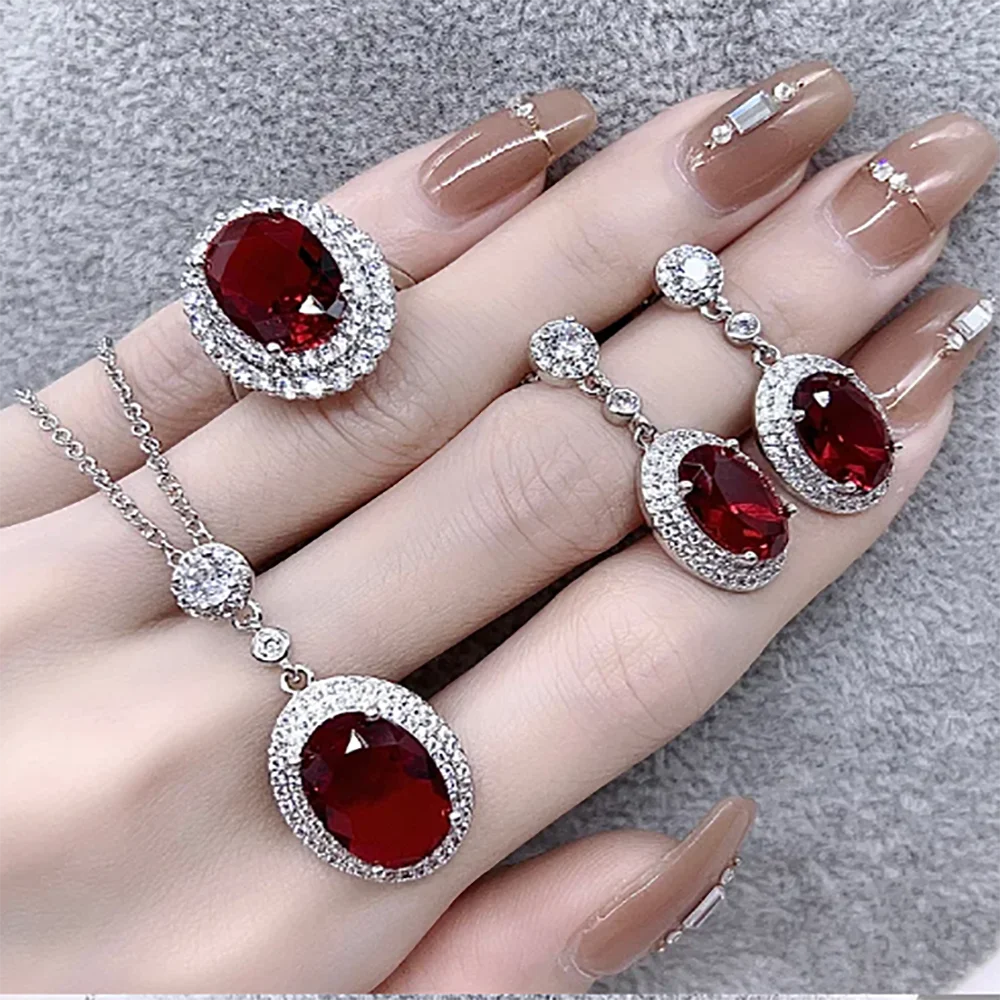 

Комплект из колье, серёг и кольца, из серебра 925 пробы