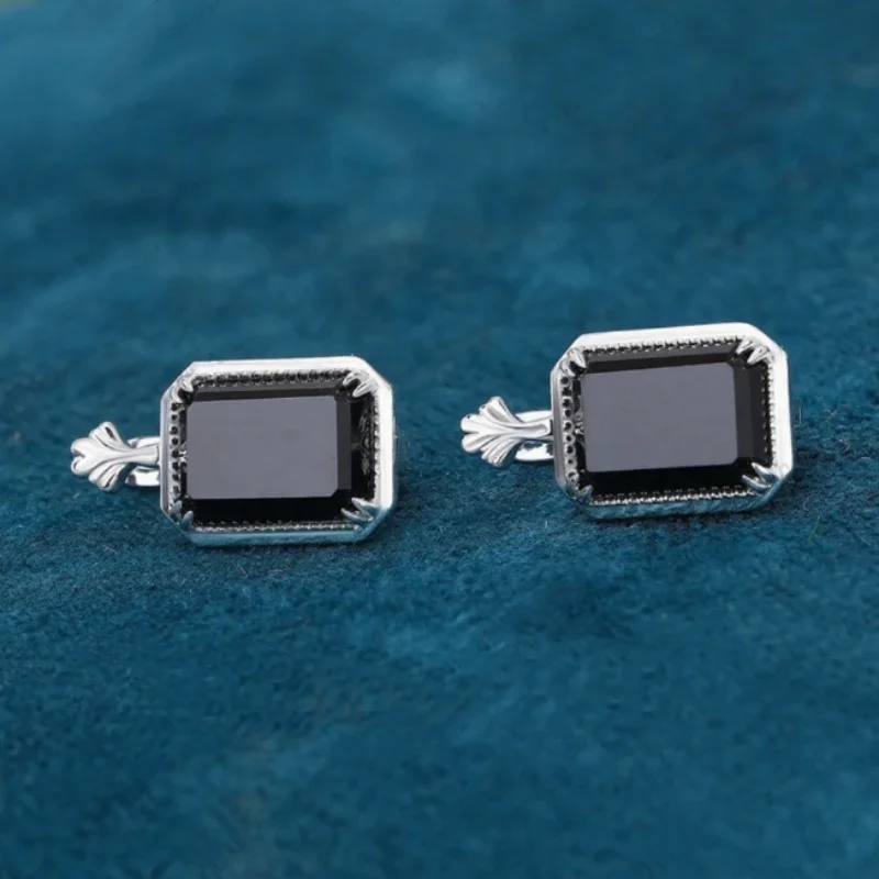 A pair of square earrings, simple and personalized, suitable for attending banquets, parties, and holiday gifts - no box