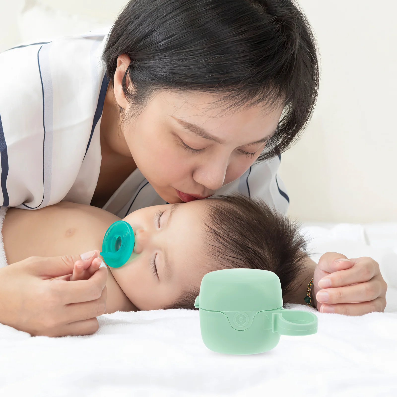 5Pcs Pacifier Holder Box Safe Reusable Pacifier Storage Case for Diaper Bag Portable Baby Essentials Organizer Travel-Friendly