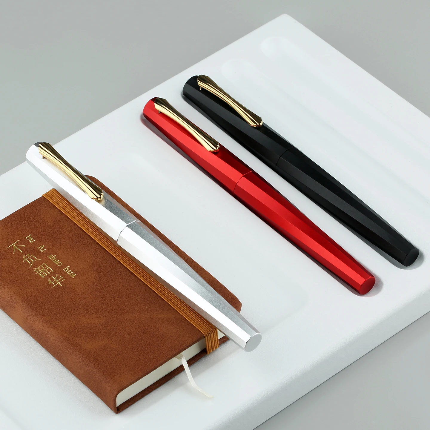 Limited PENBBS 550 Lightweight Aluminum Metal Fountain Pen Blade / Round Nib Pen Large Capacity Portable Writing Stationery Gift