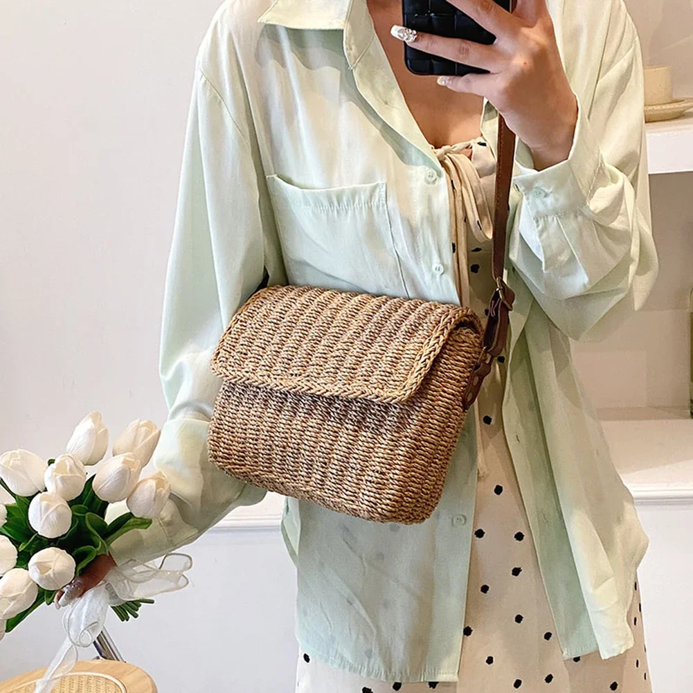 

Fashion Women Weave Straw Shoulder Bag Raffia Messenger Bag New Trendy Vintage Crossbody Bag for Holiday Summer Straw Beach Bag
