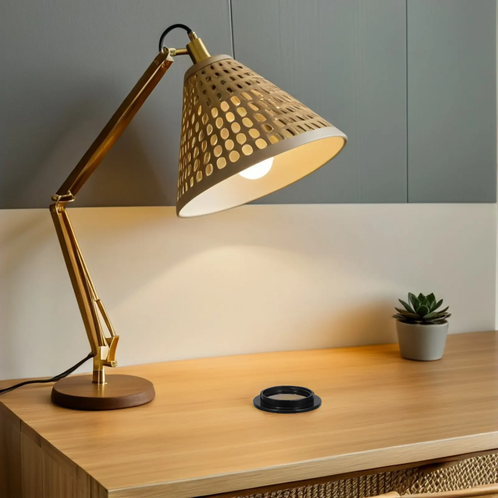 

Комплект из 6 пластиковых фиксирующих колец для патронов E26/E27, адаптеров для абажуров, оснований для ламп, для потолочных, напольных и настольных светильников