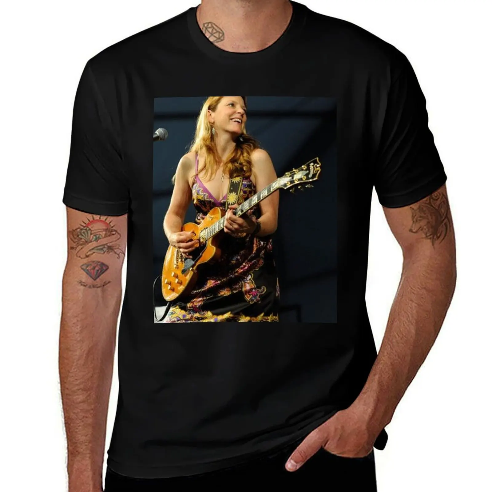 susan tedeschi star T-Shirt Basic Short Sleeve for Men T-Shirt