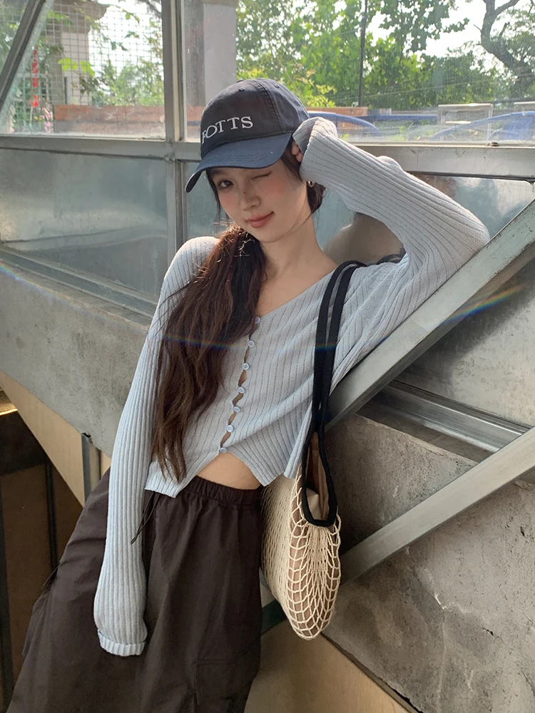 

Korean Sle V-Ne Long Sve Knitted Sweater Women's ort Top Faion Sensation Autumn New Arrival Pure Color Button Design