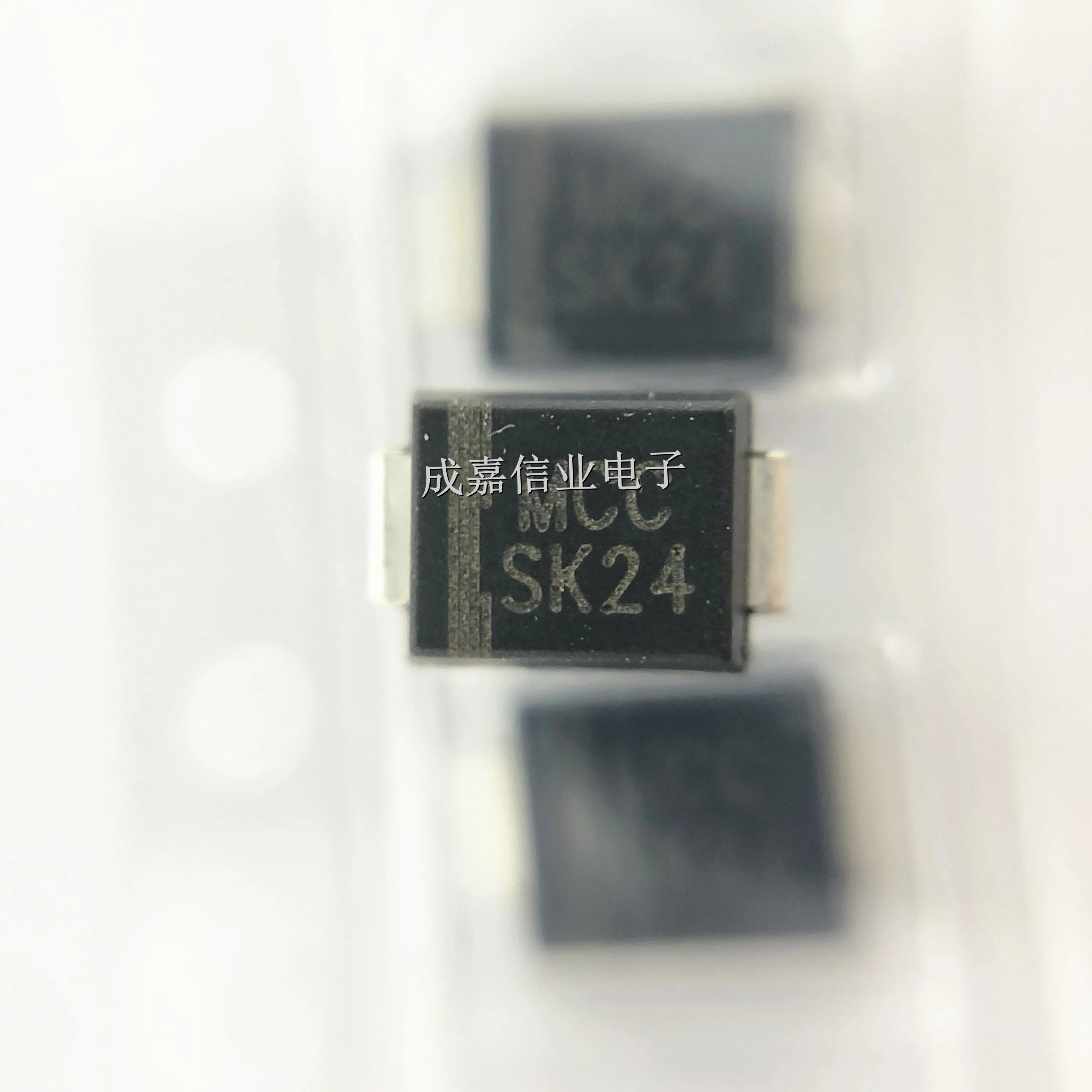 100pcs/Lot SK24-LTP DO-214AA-2 SMB SK24 Schottky Diodes & Rectifiers 40V 2A Operating Temperature:- 55 C-+ 125 C