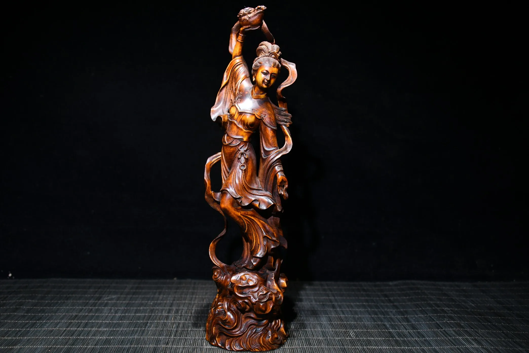 Chinese wood carving boxwood seiko carved Tiannu scattered flower household ornaments
