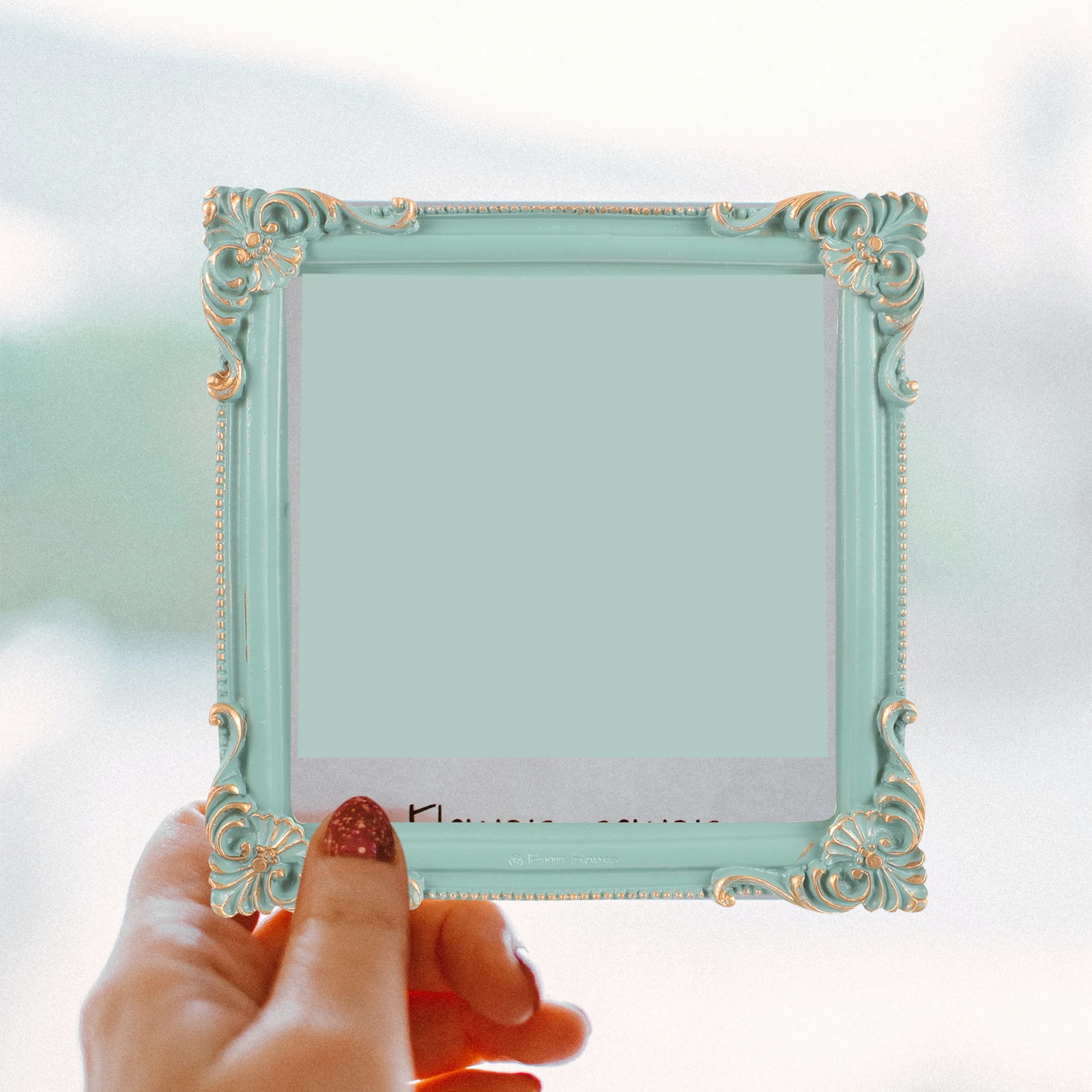 

2Pcs Vintage Mini Photo Frame Resin Picture Frame Small Display Stand for Photos Jewelry Table Decor Retro Ornament