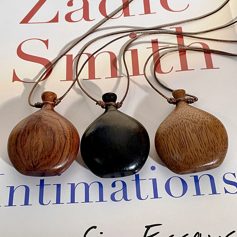Vintage atmosphere with finishing touch, wine immortal wine pot pendant, sweater chain, wooden long necklace pendant