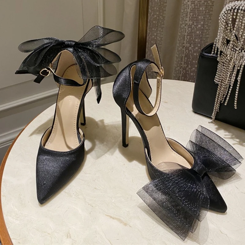 

Luxury Designer Heels for Women Lace Bowknot Ankle Strap Design Thin High Heeled Mules Sandals Sexy Banquet Wedding Pumps Female