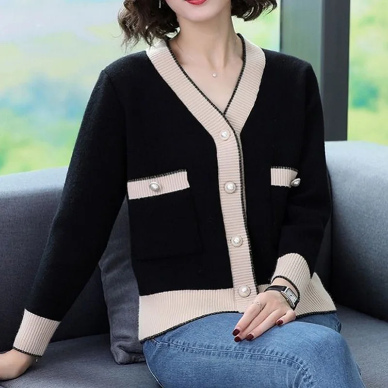 Spring Autumn Fashion Knitting Cardigan Coat Female All-match Buttons V-neck Long Sleeve Sweater 2024 New Patchwork Pocket Tops