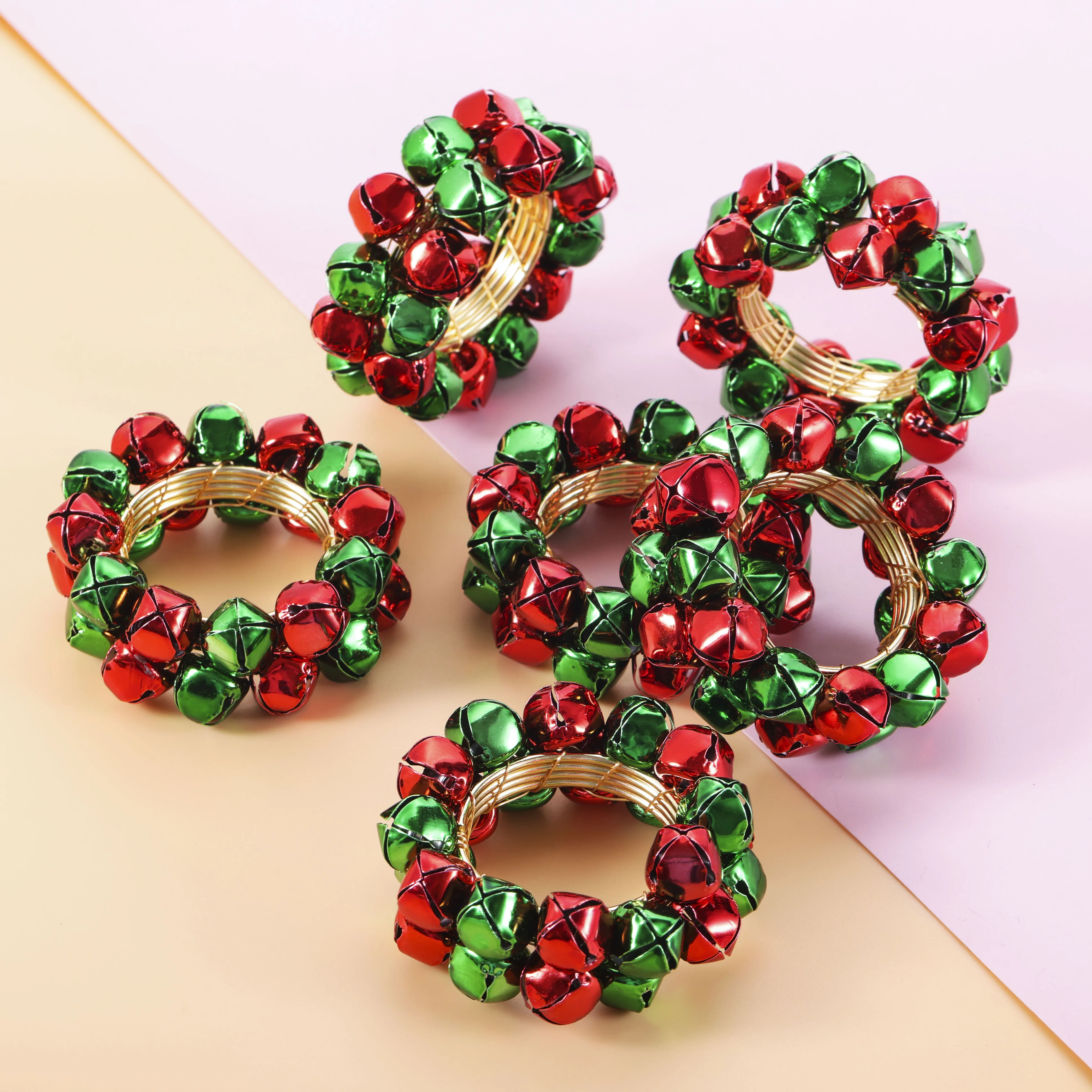 6pcs Christmas Metal Napkin Rings Red Green Jingle Bells Napkin Holder Buckle for Kitchen Party Wedding Decoration Supplies