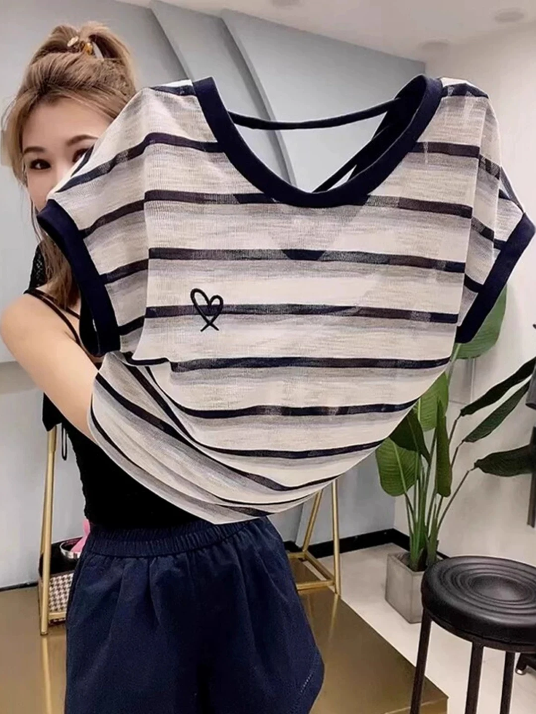 Fashionable Striped Short Sleeve T-Shirt Women's Summer plus Size Beautiful Hollow out Back Unique Creative Style Korean Version