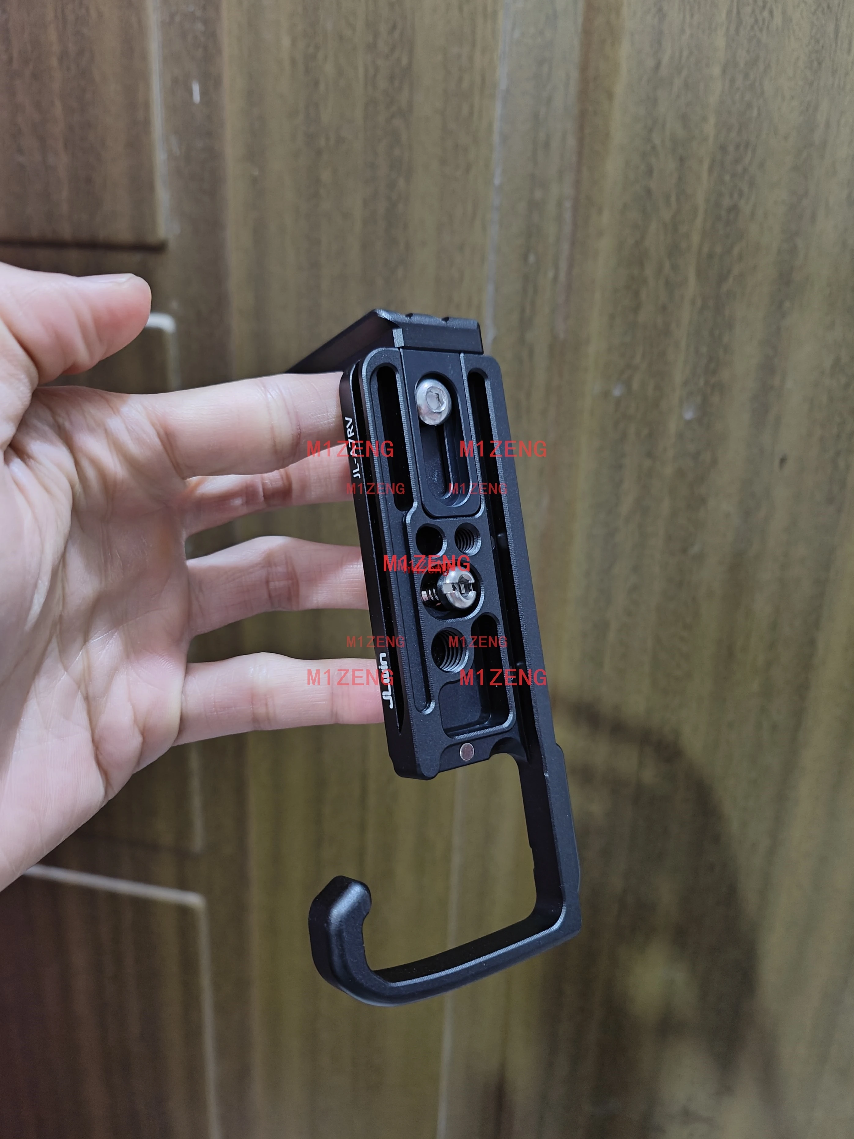 A7R5 stretchable Extended Adjustable Quick Release L Plate/Bracket hand Grip bracket for Sony A7RV camera tripod Arca Swiss
