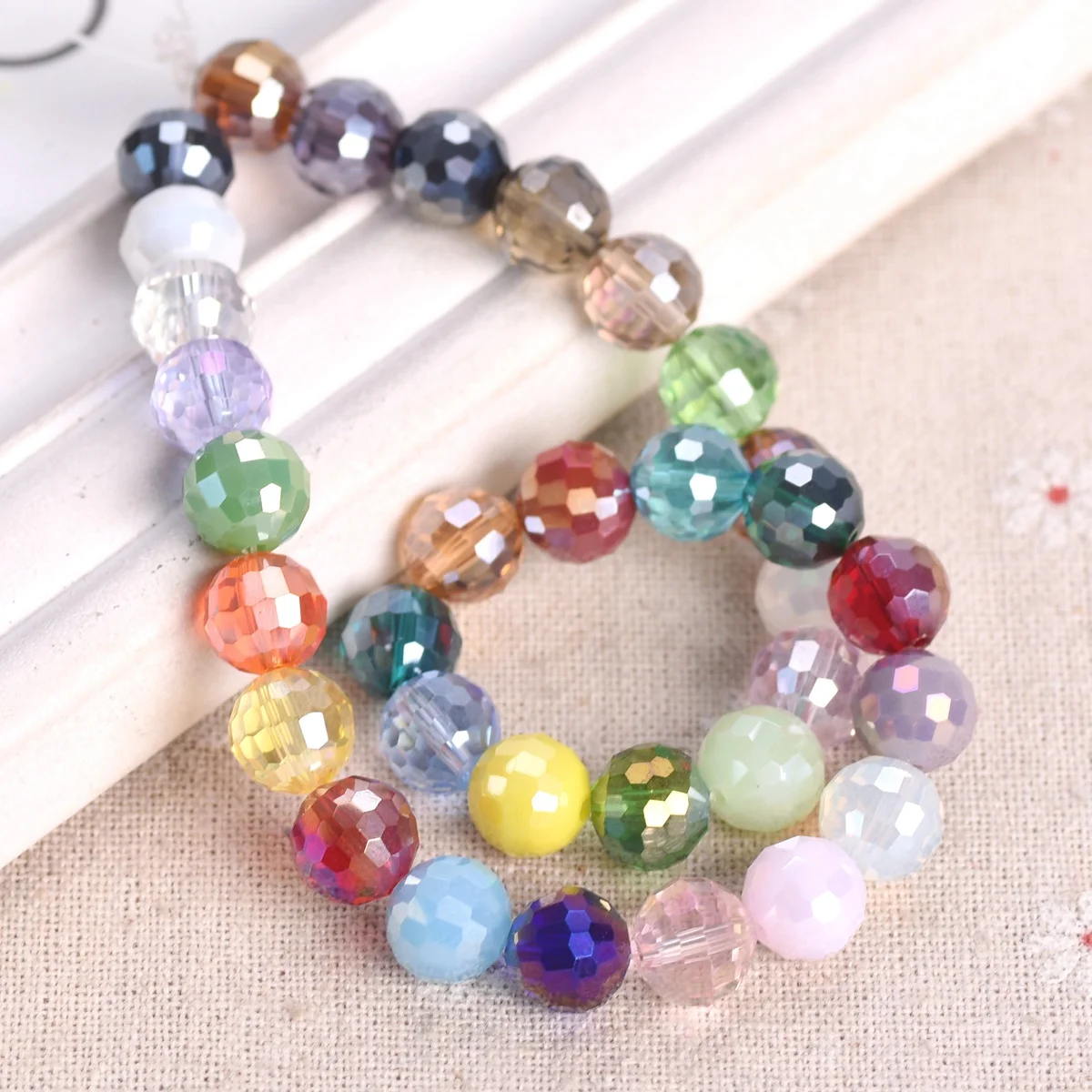 Bolas redondas de discoteca chapadas en AB, cuentas espaciadoras sueltas de cristal de 6mm, 8mm, 10mm y 12mm, lote de colores para fabricación de