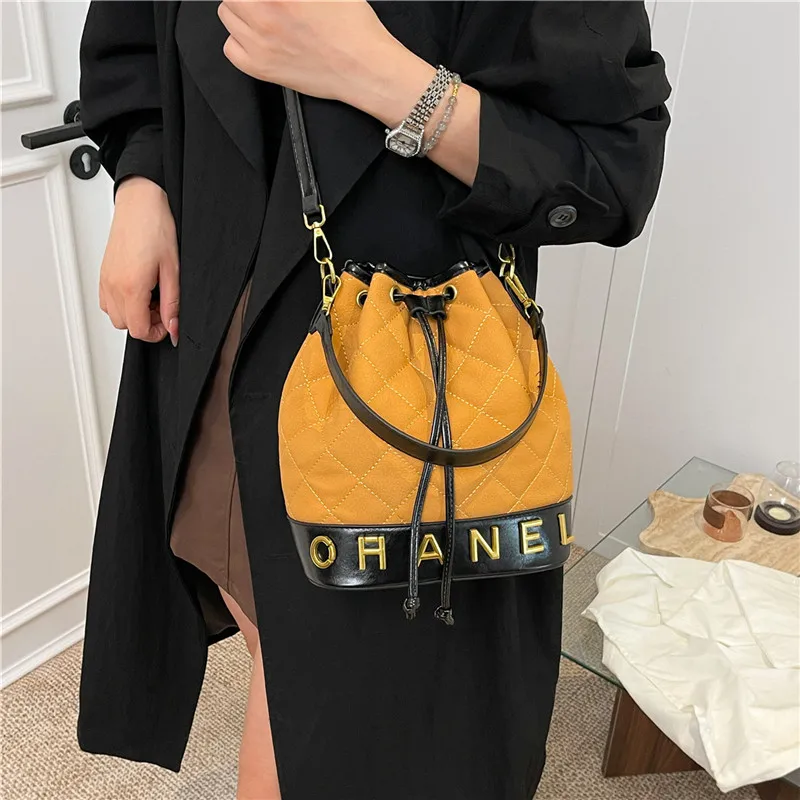 

Элегантная темпераментная нишевая сумка на шнурке, легкая трехсторонняя переноска (кросболо/сумка) для прогулок и ежедневного использования