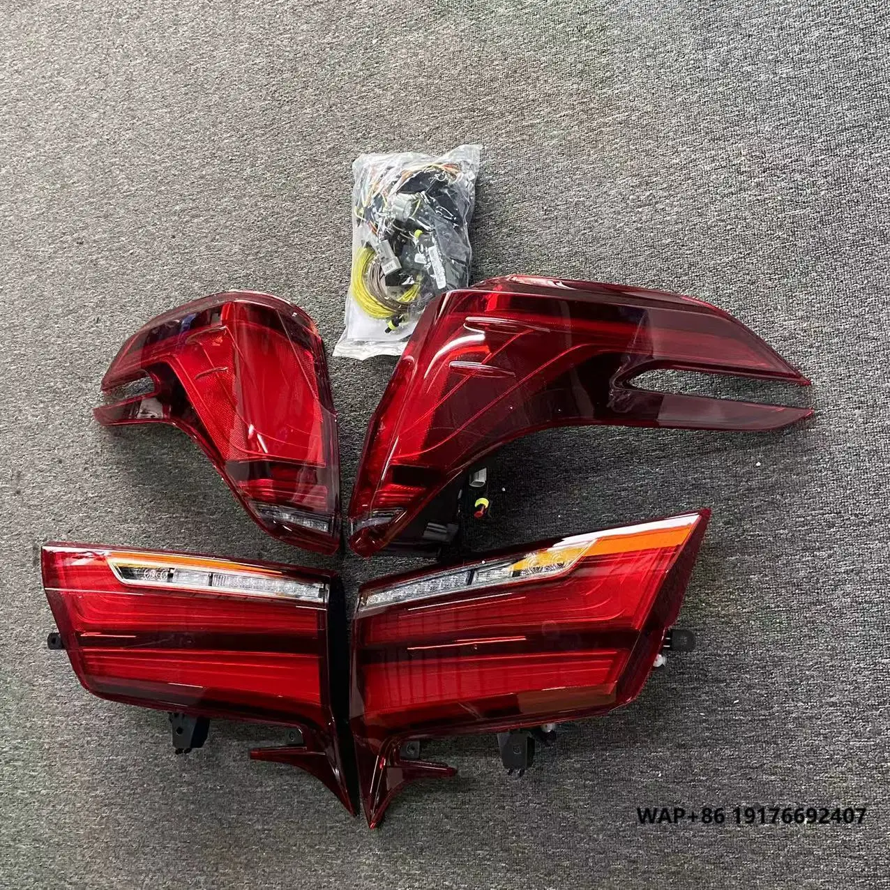 

Good Price Led Dynamic Rear Through Tail Light forToyota Alphard Vellfire 2015-2019 Rear Cross Trunk Tail Lamp