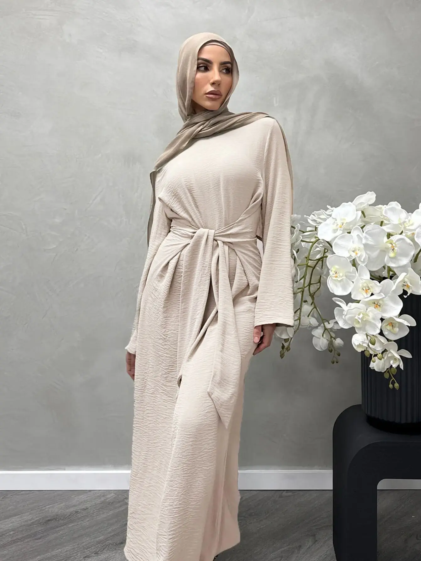 

2025 Fashion Dubai Solid Belt Long Dresses For Muslim Woman Elegant Casual Marocain Islam Saudi Plain Caftan Turkish Clothing