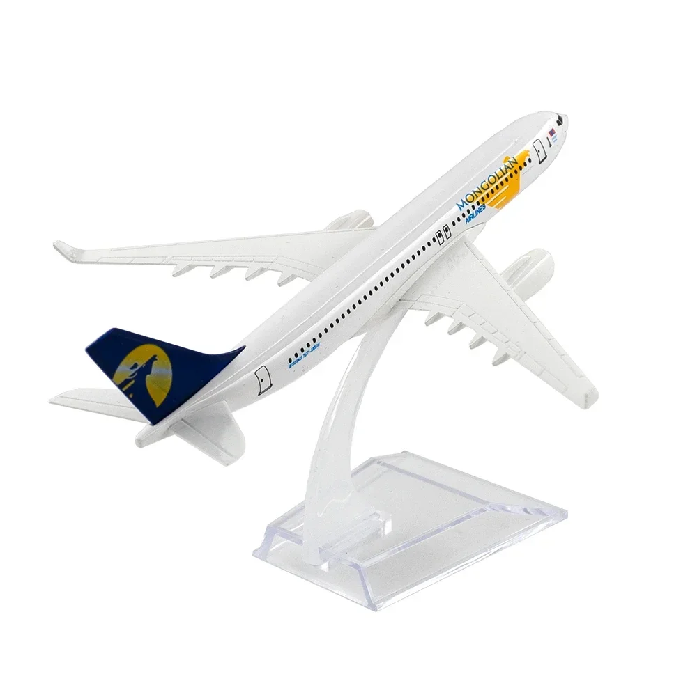 1/400 Aircraft Mongolian Air Boeing 767 16cm Alloy Plane B767 Model Toys Children Kids Gift for Collection Desk Decoration