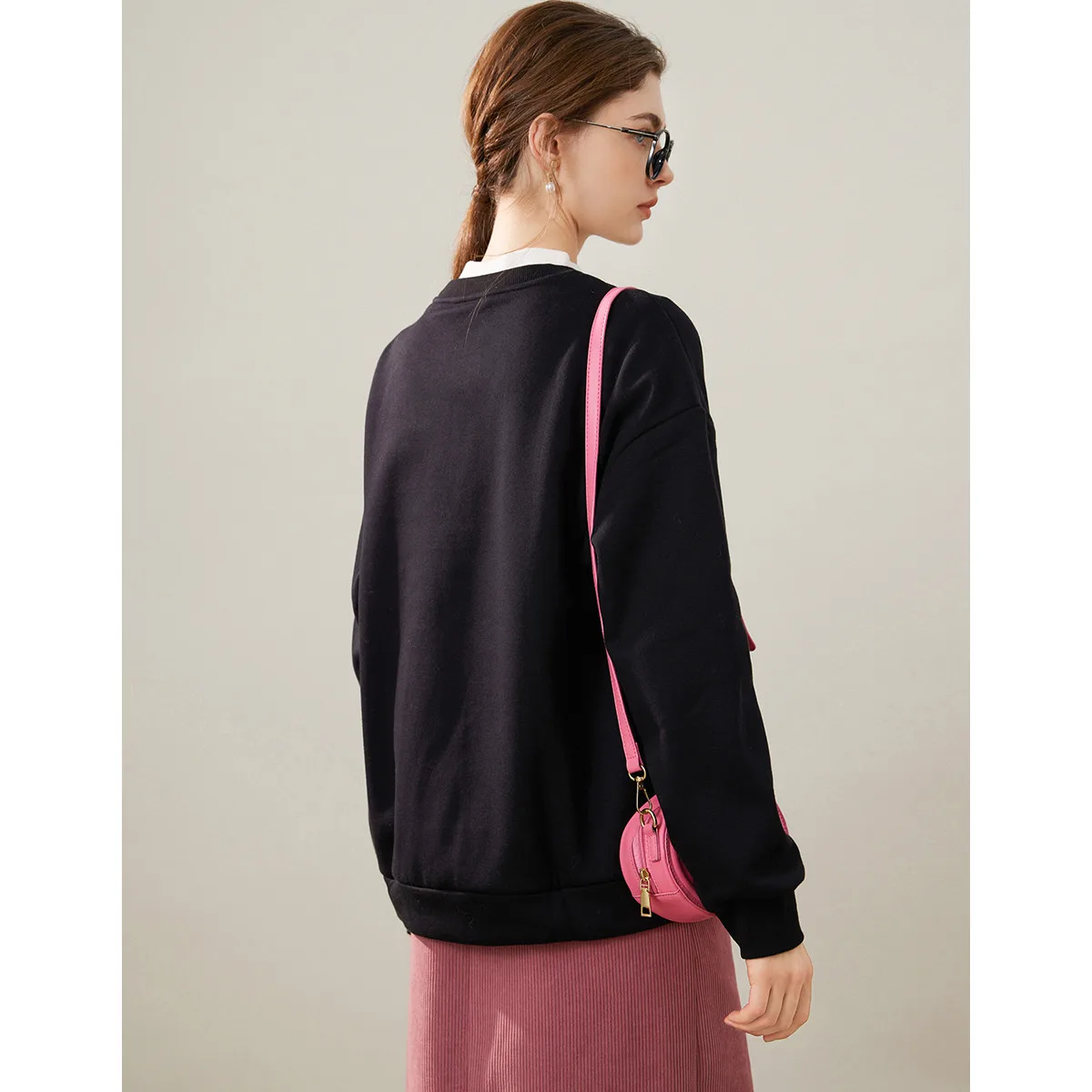 LOUIS YAO 2024 Winter Thick Fleece Round Neck Hoodie Fashionable Funny Dog Printed Long Sleeve Top for Women