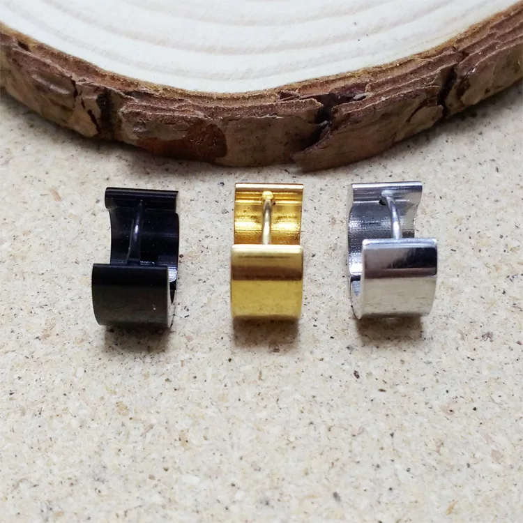 Pendientes de aro pequeños Punk para hombres y mujeres, joyería Huggie, Color dorado, negro, acero de titanio, ancho de 6mm, gran oferta