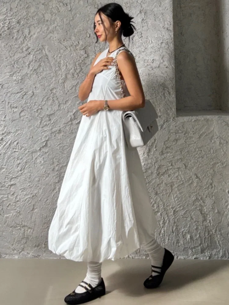 فستان صيفي طويل فضفاض بدون أكمام للنساء، تنورة بيضاء مزينة بالزهور، تصميم كوري جديد راقي وعصري