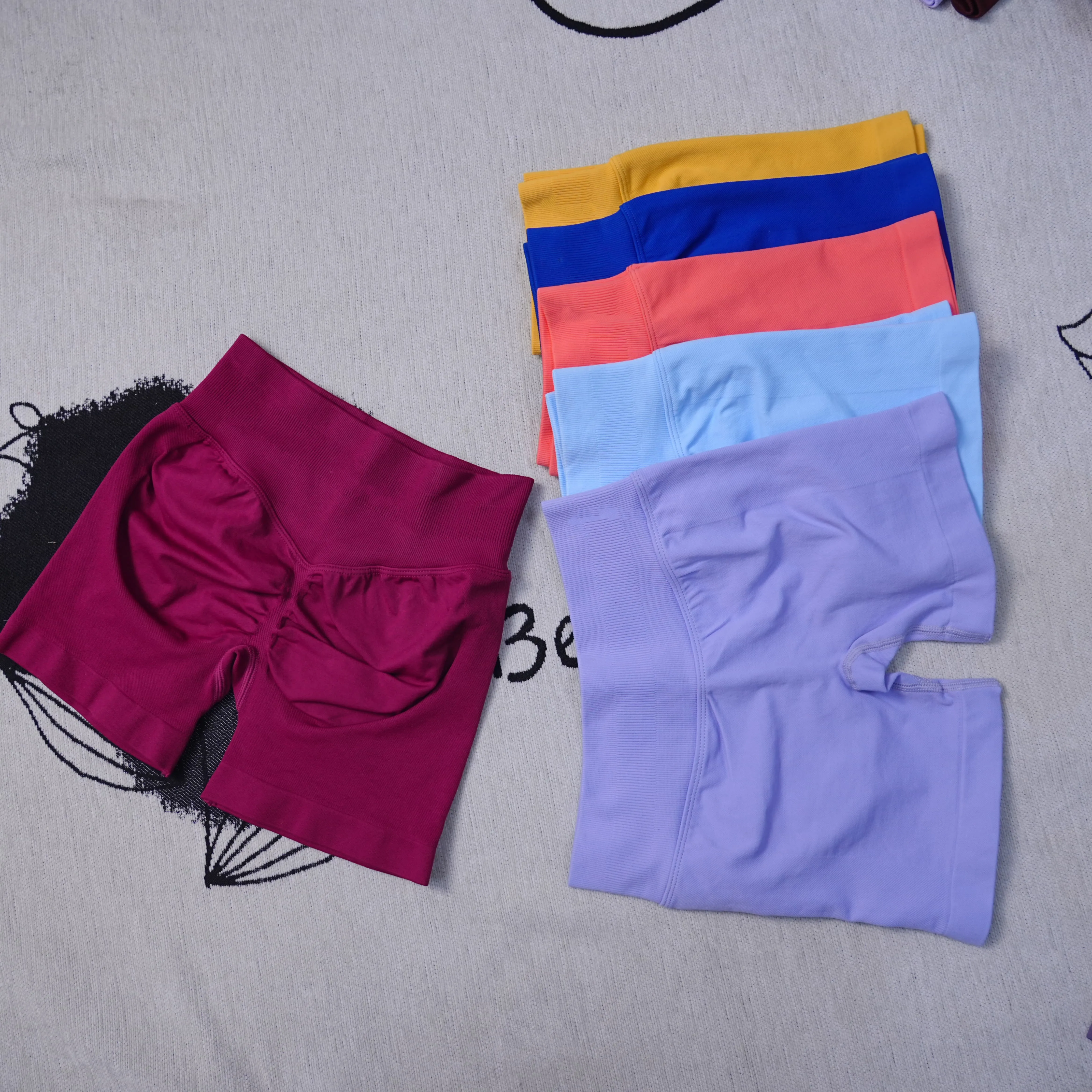 DF السراويل الديناميكية 4.5 "المرأة سلس اليوغا السراويل عالية الخصر بعقب رفع تنفس تجريب الصالة الرياضية الجري الراحة