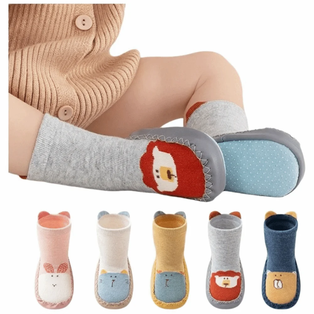 

Пара новых детских носков с мультяшным дизайном, тапочки на мягкой подошве, противоскользящая обувь на мягкой подошве, удобные носки для малышей, домашнее использование