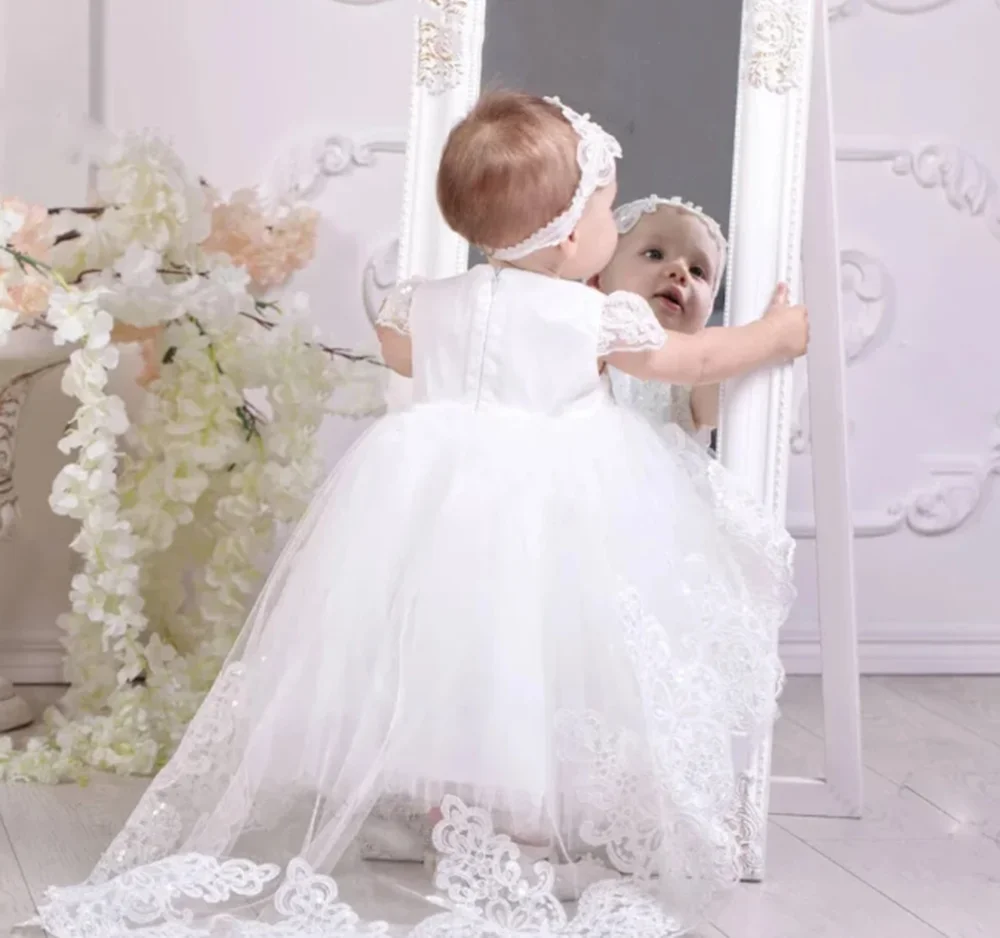

Customized Lovely Flower Girl Dresses For Wedding Appliques Sequins Puffy Baby Birthday Party First Communion Pageant Ball Gown