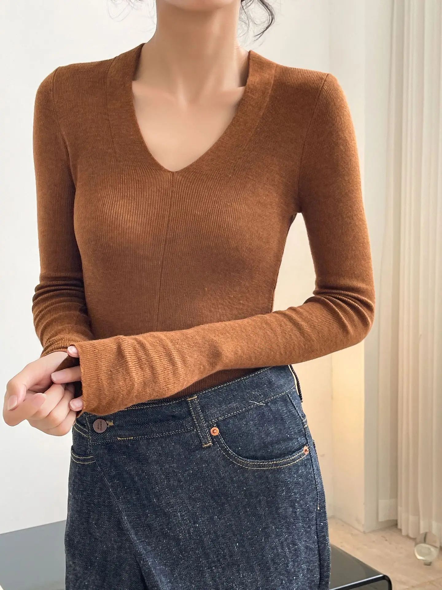 Autumn and winter women\'s casual solid V-neck long sleeve slim sweater