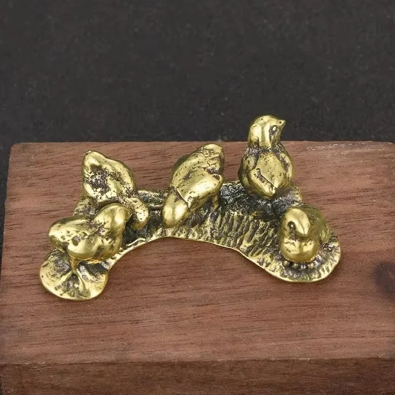 New Creative Chicken Eating Rice Brass Ornaments Rural Animal Handicrafts Retro Desktop Chicken Tea Pet Home Decor Wholesale