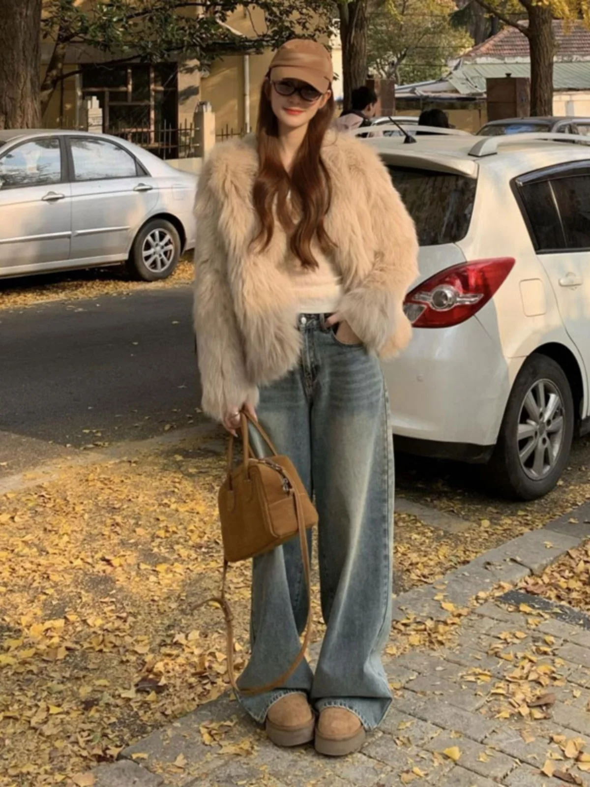 

Корейская короткая куртка из искусственного меха, экологичная, с интегрированной подкладкой из кожи и меха, теплая, однотонная, стильный дизайн, стандартный крой, для повседневной носки.