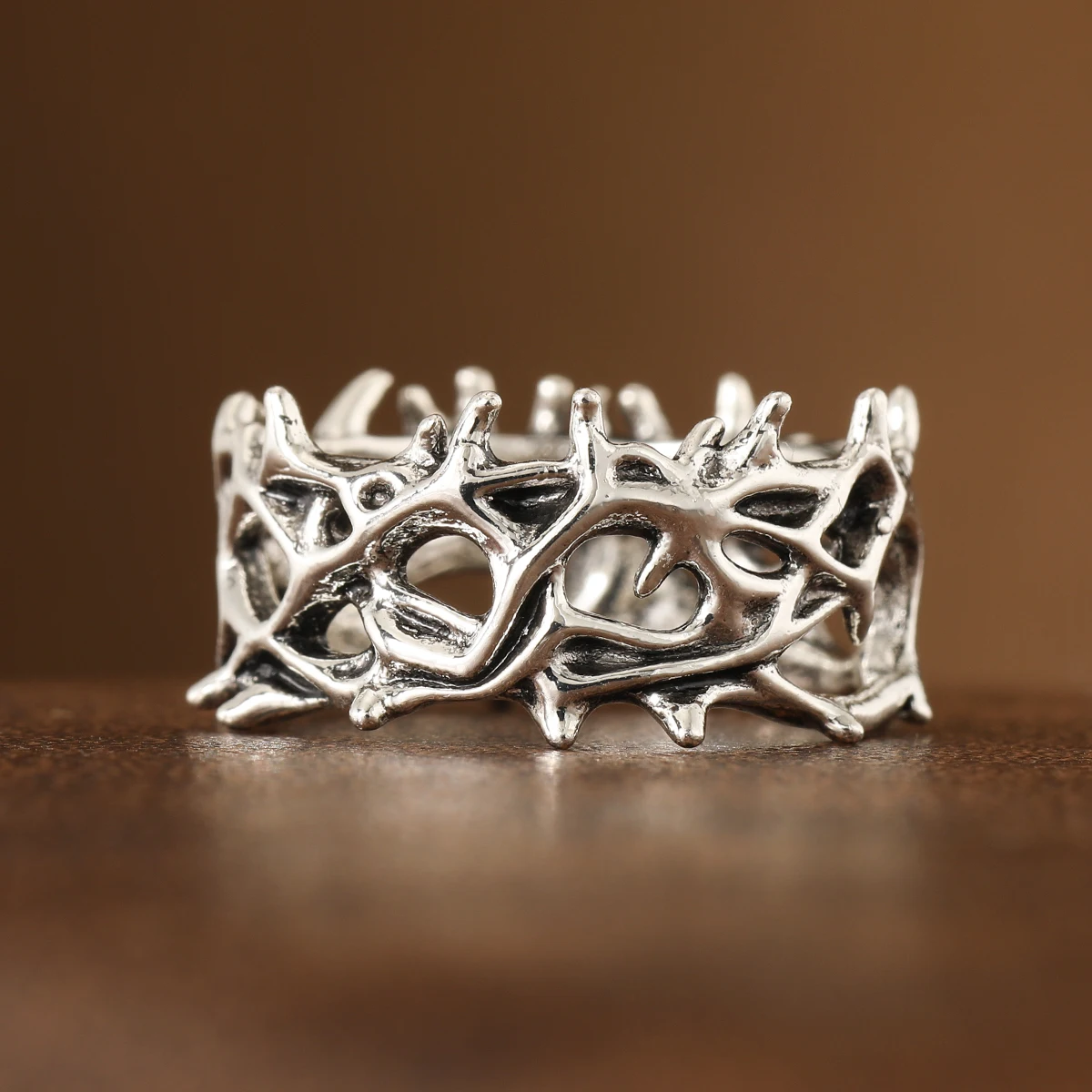 Kreativer Retro-Gothic-Dornenring, Kupfermaterial, Damen-Mode-Anime-Cartoon-Ring, geeignet als Geschenk. – Detail 2