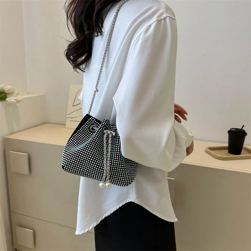 Women Fashion Diamonds Rhinestone Bucket Bags Retro Pearl Chain Ladies Shoulder Bags Shiny Small Crossbody Bags Female Handbags