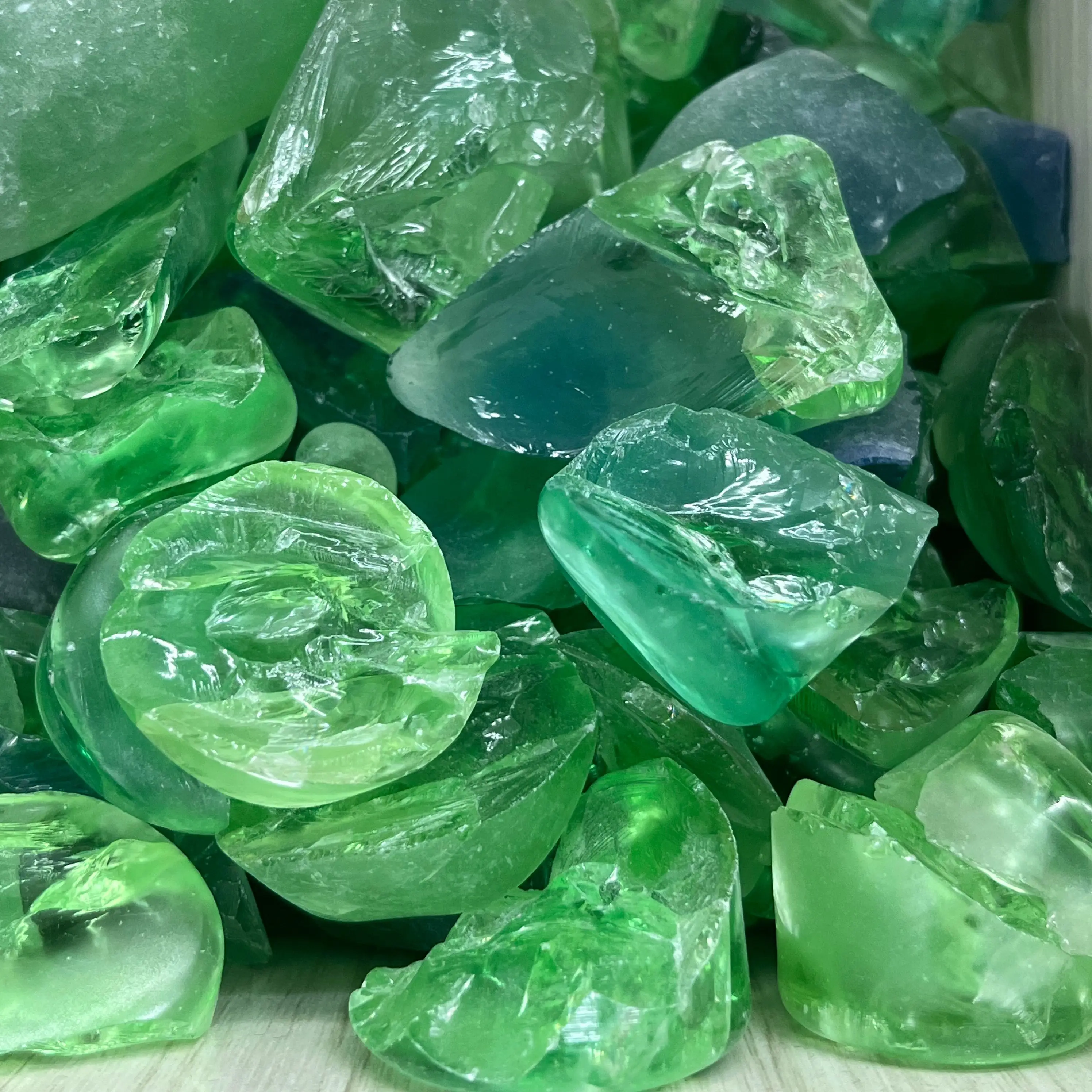 

100 г/лот синтетический зеленый сапфир Параиба синий зеленый корунд необрезанный грубый материал