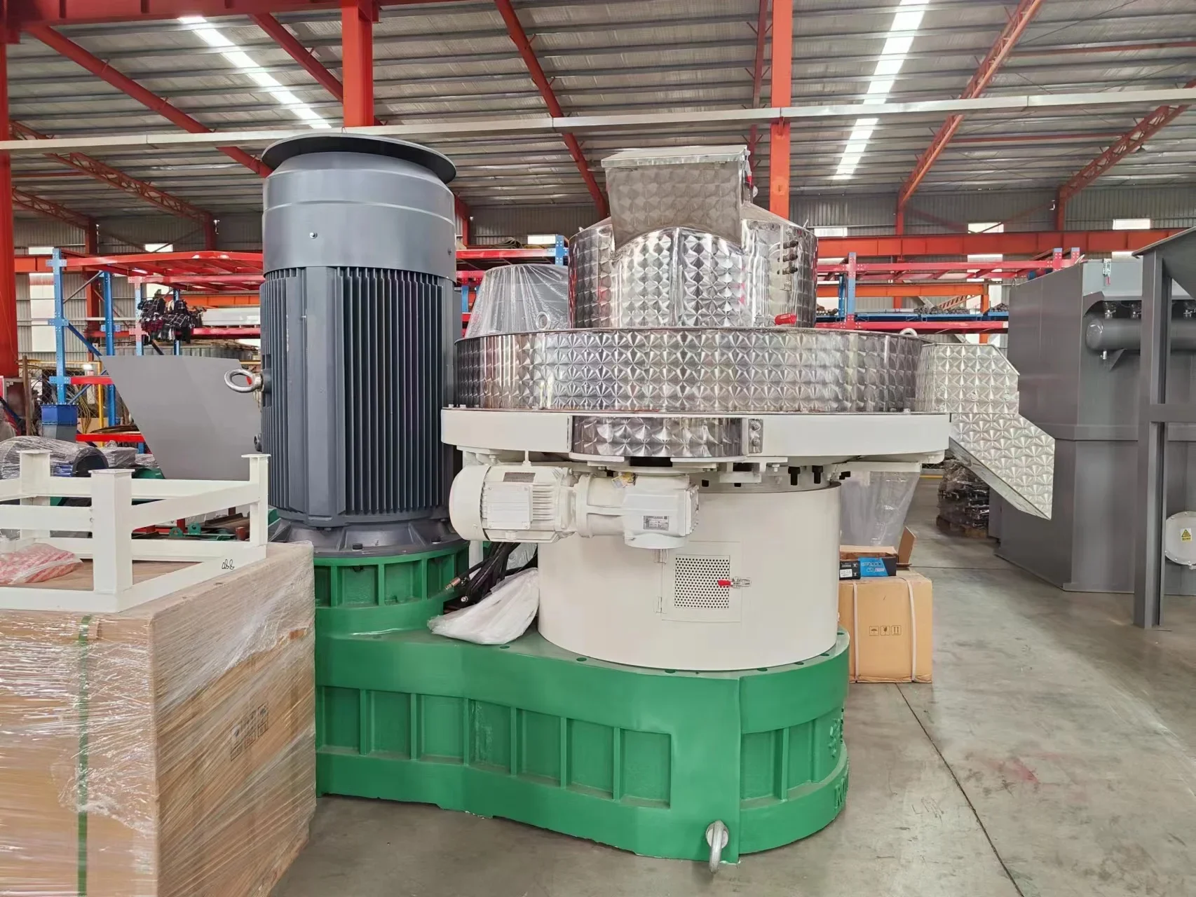 Hot Sale 132kw Ring Die Vertical Biomass Wood Pellet Machine Mill Ce Certificate Hot Sale Biomass Pellet Production Fuel