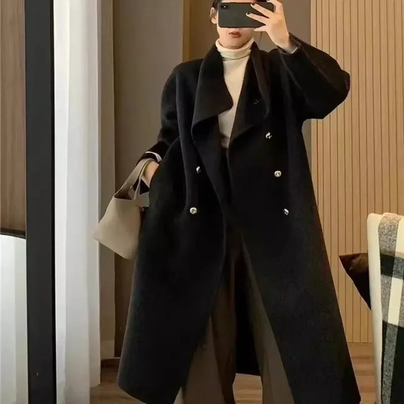 Cappotto da donna in velluto double-face 2026 Autunno Inverno New Gold Buckle Sense Trench di lana chic allentato medio lungo