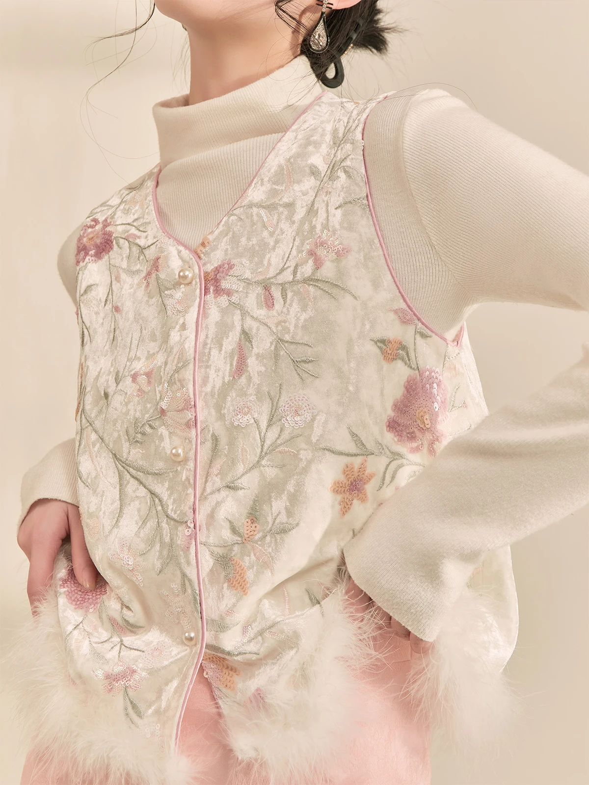 

Новый китайский бархатный тюжет с тяжелой вышивкой в стиле ретро, цветочная юбка, новогодний военный халат, топ и бот, традиционный комплект...