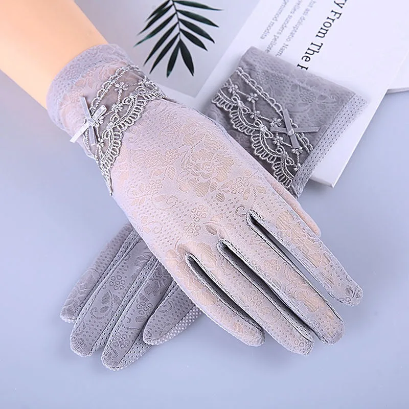 

Fashion Women Gloves Summer Ladies Anti-UV Sunscreen Ice Silk Thin Gloves Lace Breathable Can Touchable Screen Driving Gloves