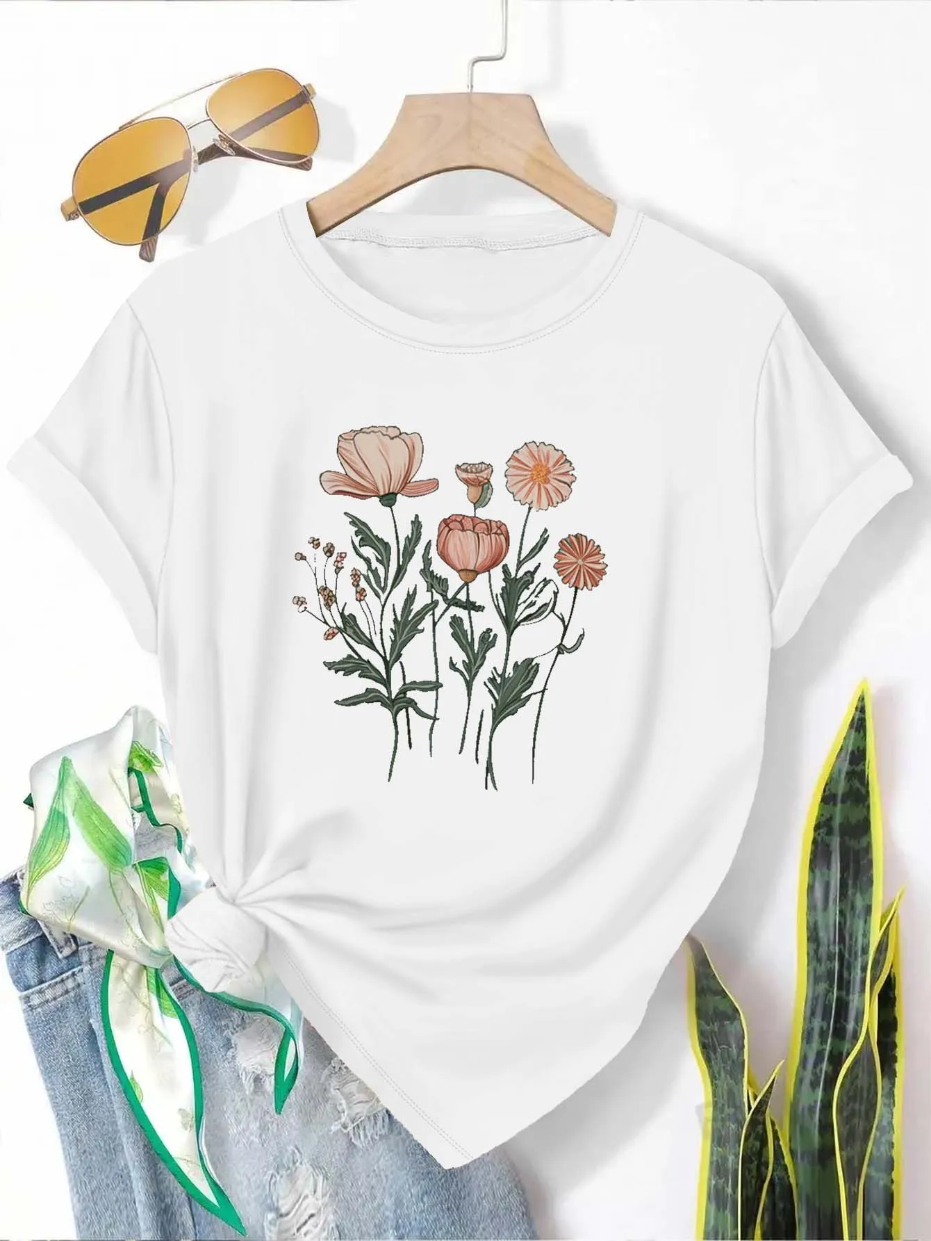 تصميم زهور عصرية بمقاس كبير مثالية للسيدات الذين يبحثون عن سحرًا وأسلوبًا عصريًا في الحياة اليومية #3