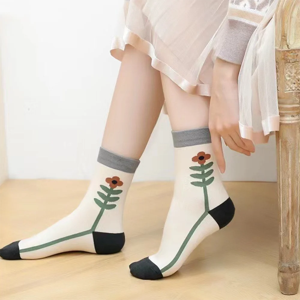 5 Pairs/ Lot Sweet Cute Women Cotton Socks Harajuku Retro Embroidery Winter Knitting Flowers Embossed Print Lolita Christmas Gift