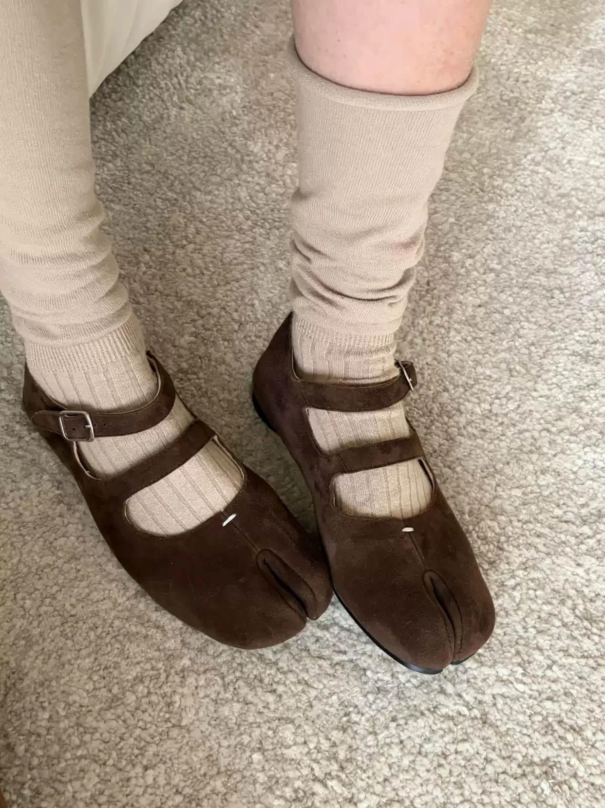 

Women's Suede Tabi Mary Jane Flats Double Adjustable Buckle Strap Split Toe Shoes for Retro Y2K Casual Daily & Street Fashion