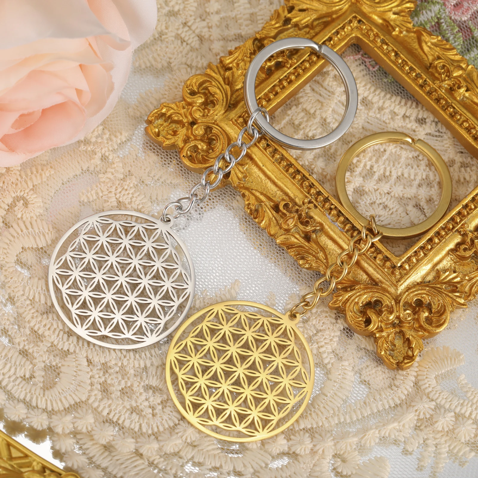 Skyrim Flower of Life Round Key Chain Stainless Steel Gold Color Pendant for Bag Sacred Geometry Amulet Keyring Accessories Gift