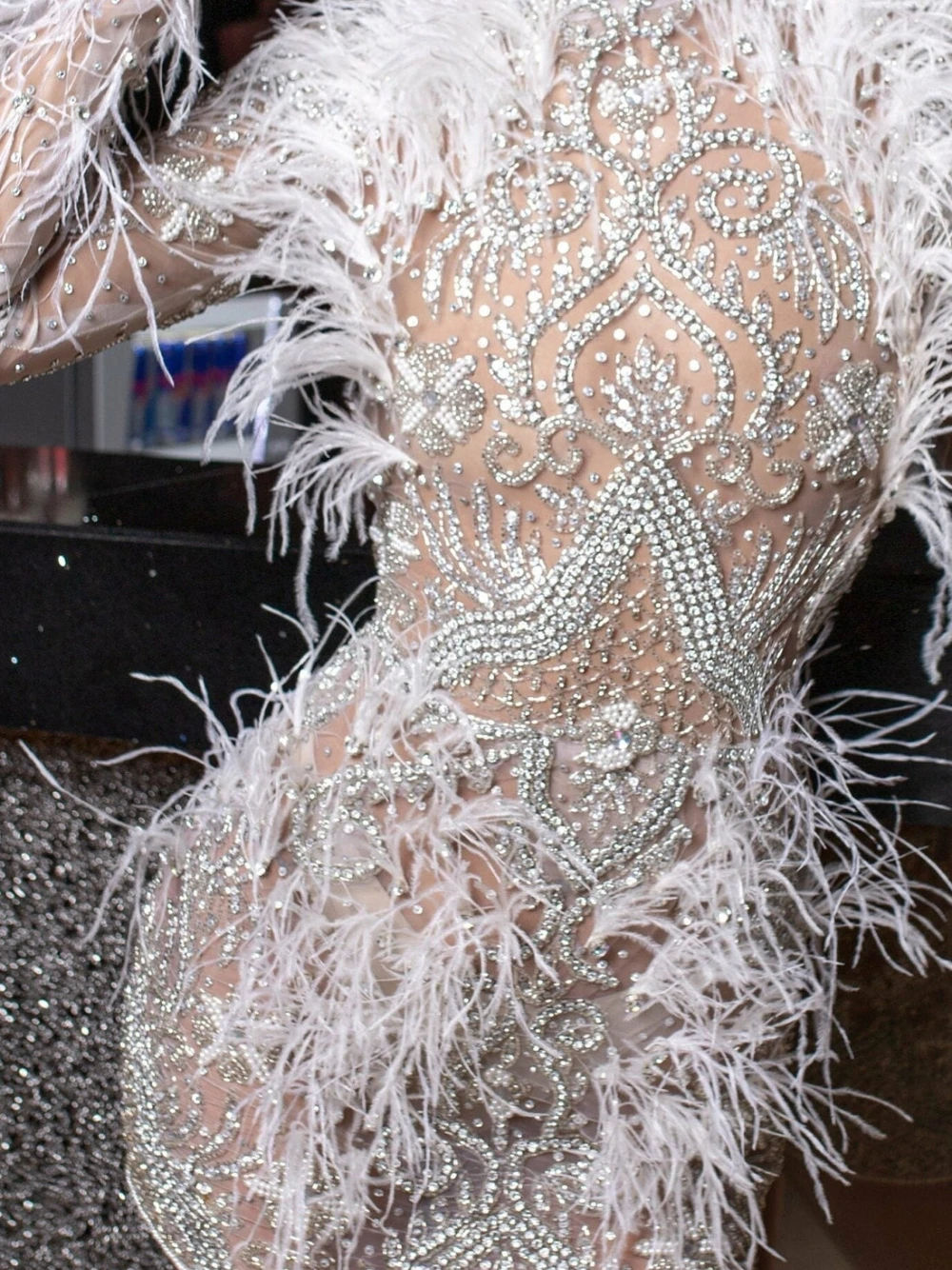 Illusion White Feather Homecoming Dress Exquisite Beaded Long Sleeves Mini Prom Gown Customized For Performance Celebrity Party