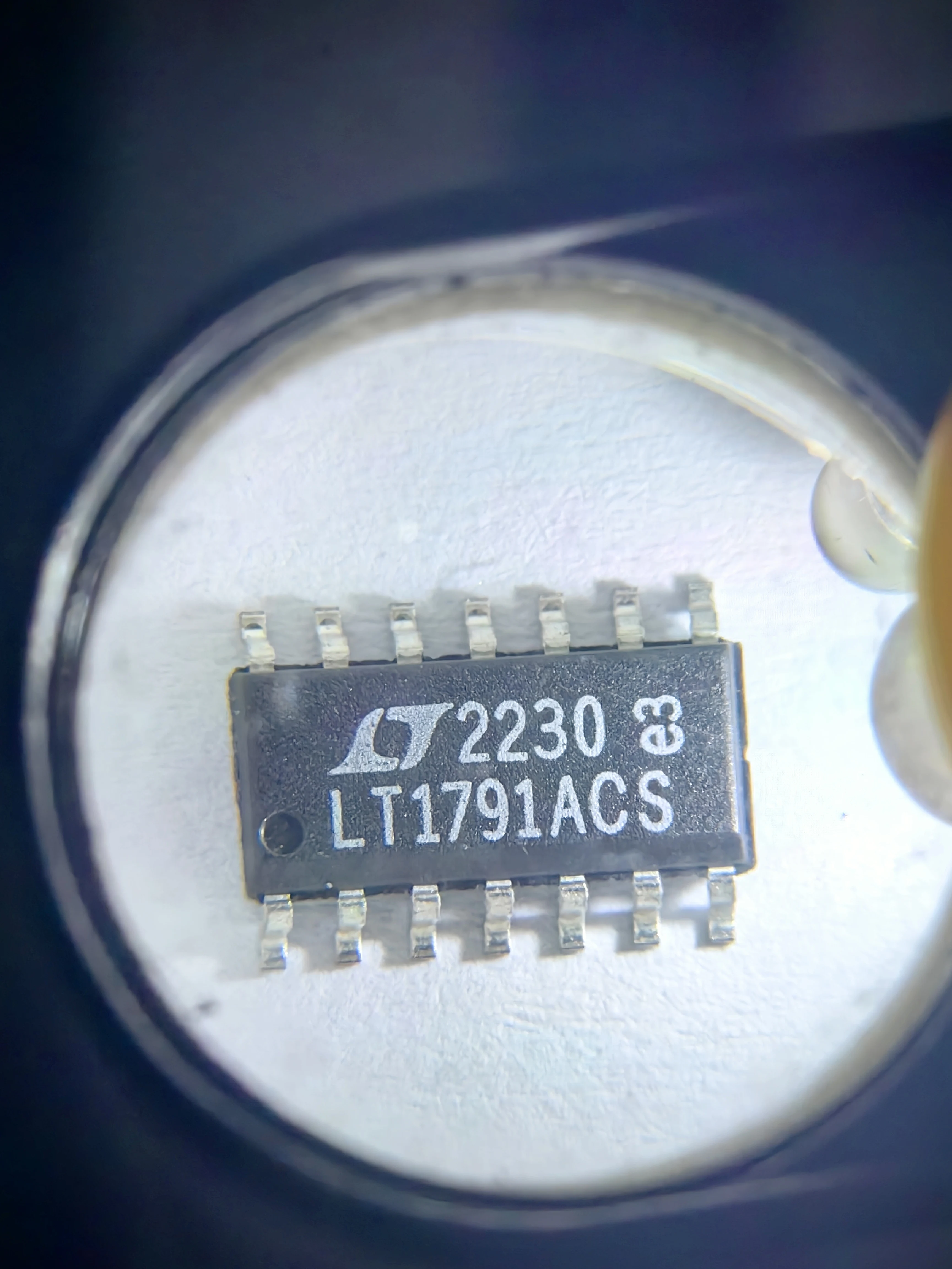 LT1791ACS LT1791AIS LT1791CS LT1791IS LT1791CN LT1791 - Transceptores RS485/RS422 protegidos por falhas de 60V