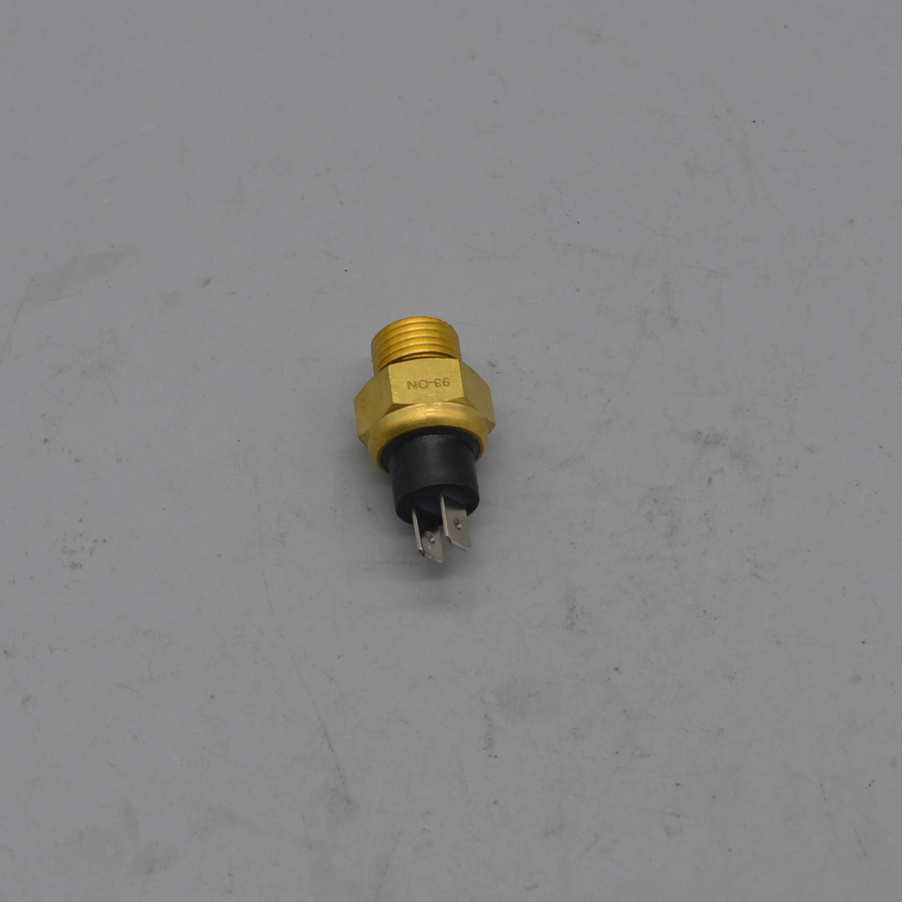 Engine thermostat temperature switch for QJIANG keeway benelli silverblade silver blade TNT600 BN600 BJ600GS scooter accessories