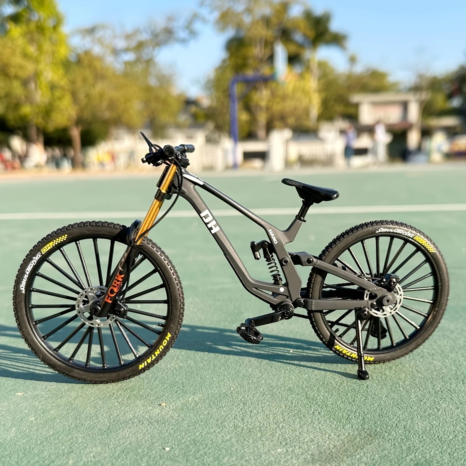Model roweru górskiego DH w skali 1:8, wykonany ze stopu aluminium, zabawka, symulowane zawieszenie, wielowspornikowe koła, ozdoba rowerowa, dekoracja domu.