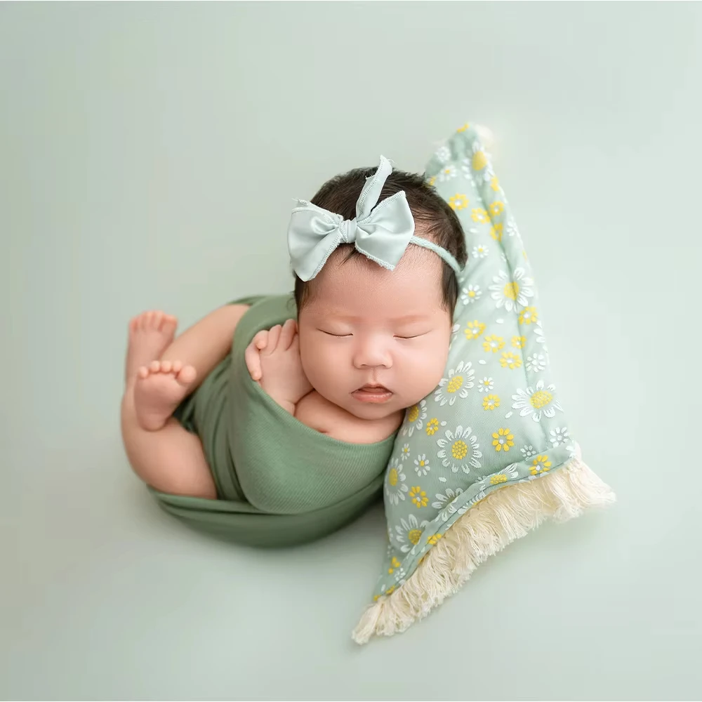 Set Alat Peraga Fotografi Bayi Baru Lahir Tema Daisy Bantal Pembungkus Ikat Kepala Selimut Tulle Rumbai Aksesori Studio Foto Bayi untuk Anak Laki-laki Perempuan