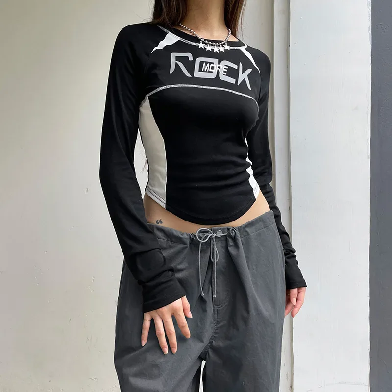 Letter Print Sexy T-shirt Women Autumn Black Streetwear Long Sleeves O-Neck Crop Top Fashion Patchwork Slim Tees Female New 2024