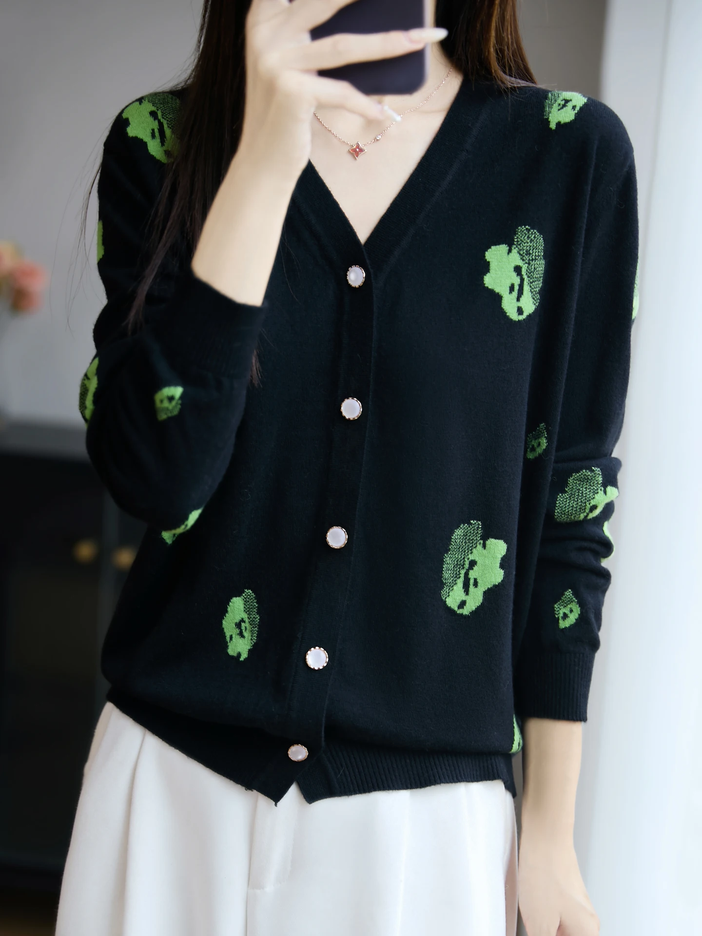 25New خريف شتاء الصوف سترة طويلة الأكمام كبيرة الحجم سترة سترة برقبة على شكل v المرأة الجاكار تريكو معطف موضة الترفيه نمط