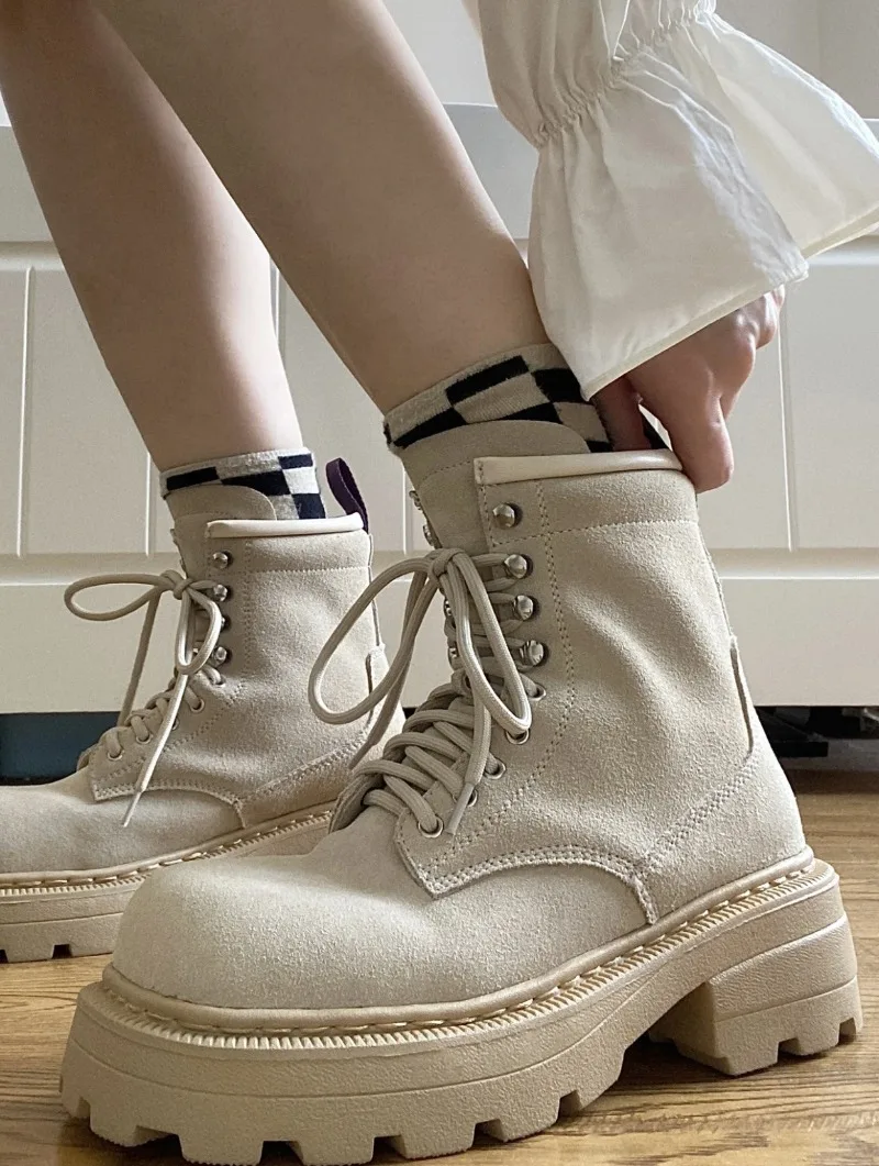 

Ботинки на платформе в британском стиле на массивном каблуке, женские высококачественные ботильоны из искусственной замши на шнуровке для женщин, осенние байкерские ботинки в стиле панк Botas Mujer